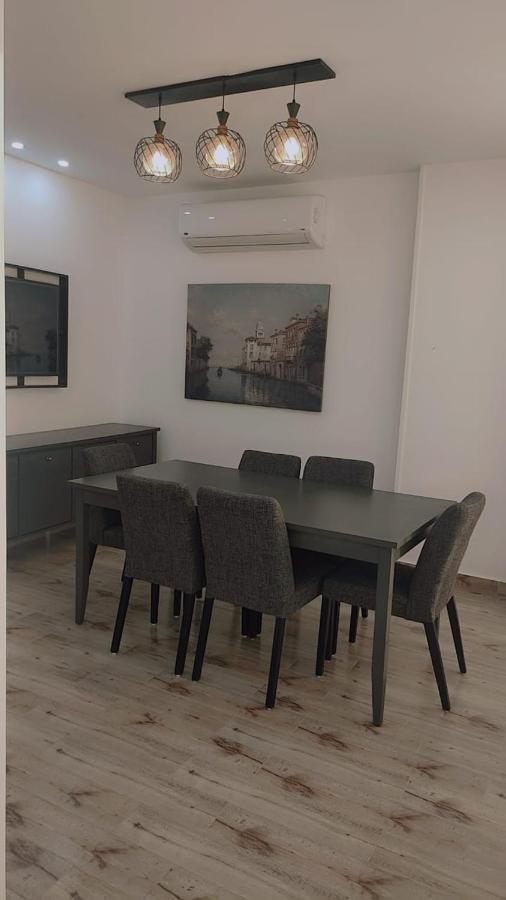 Zamalek Two-Bedroom Apartement Nile View Cairo Exterior photo